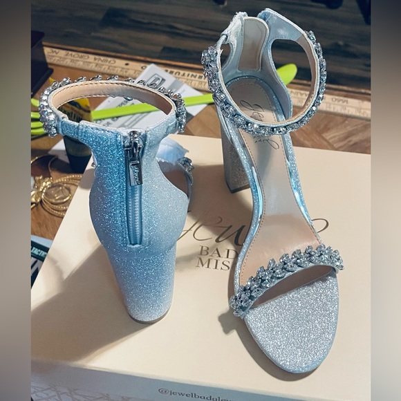 BRAND NEW BADGLEY MISCHKA HEELS- size 7 - Picture 2 of 10